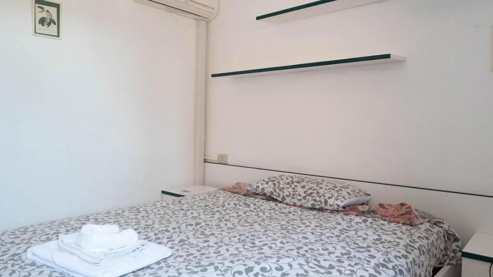Trilocale A San Teodoro 700 Mt Dalla Cinta Italy